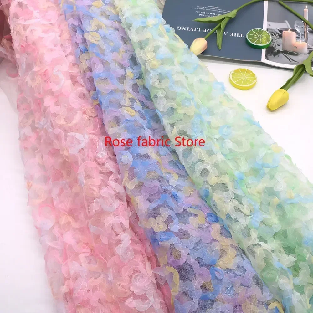 Embroidery Rose - グラデーションシフォンローズクロシェレース生地、レインボーシフォンフラワー刺繍チュール、ウェディングドレス、女の子のドレス、ベール用、幅51インチ