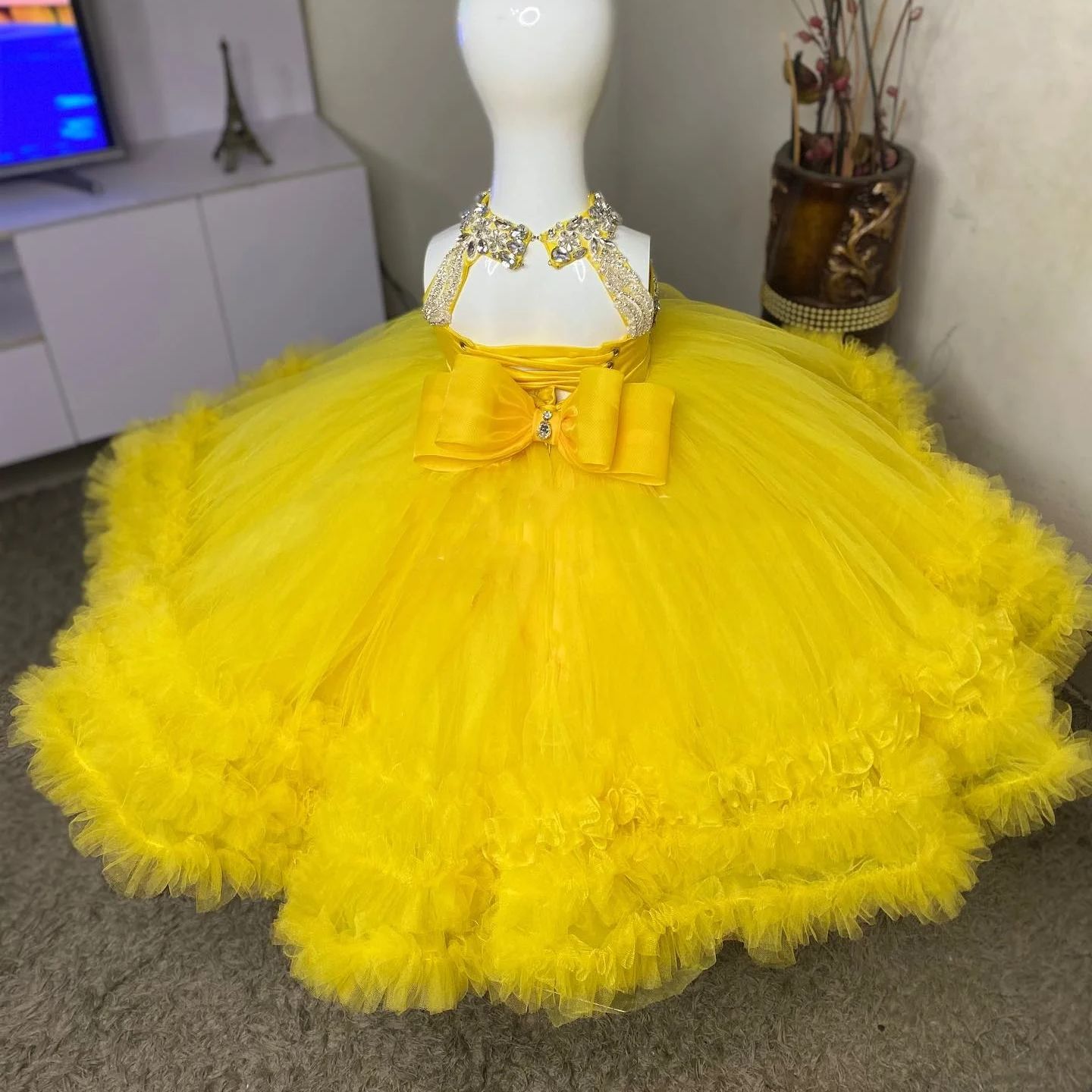 ゴージャスなイエローのフラワーガールドレス ノースリーブ チ - Embroidery Yellow Dress のレビューと価格