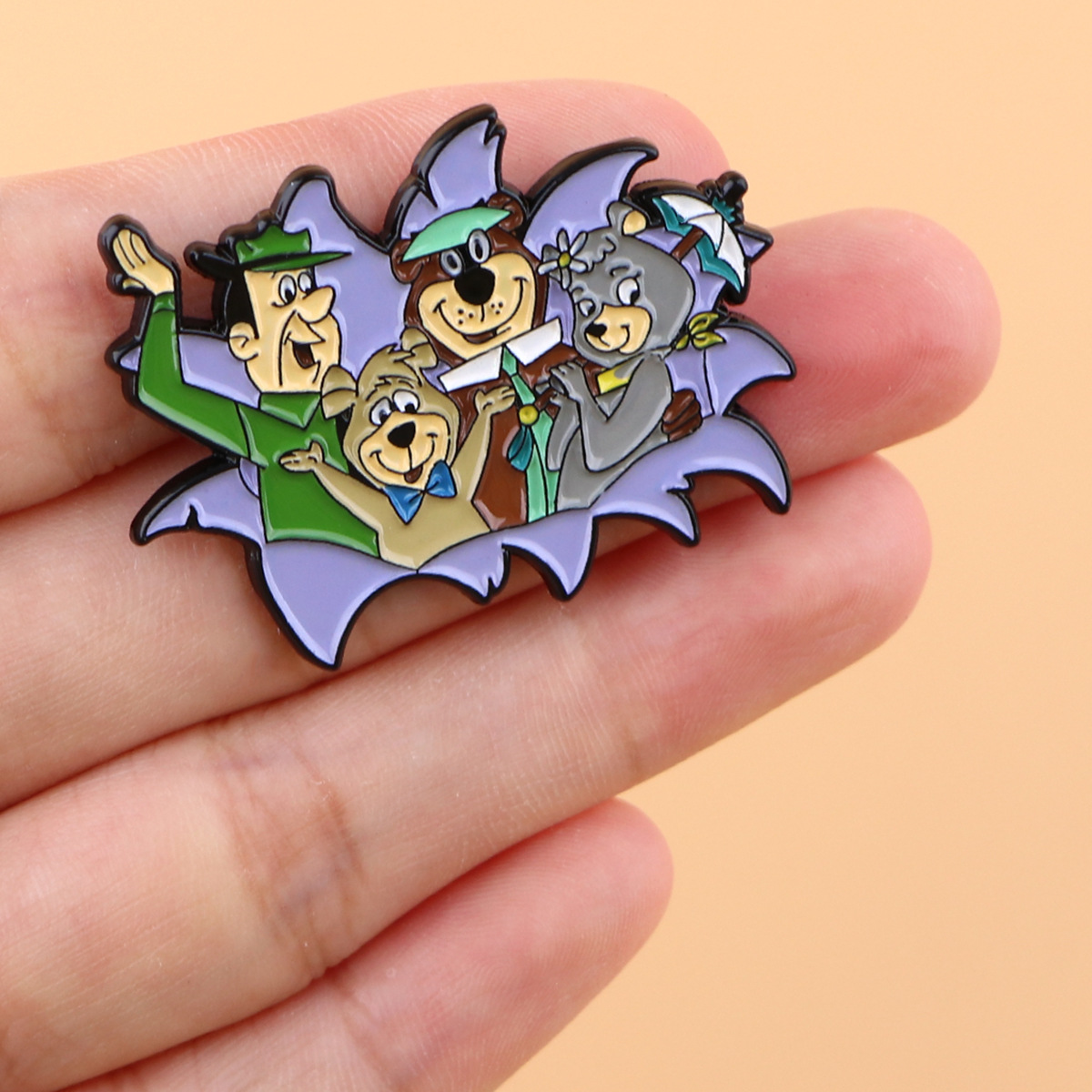 最新アニメ漫画のクマのソフトエナメルラペルブローチピンバッジ - Embroidery Reddit のレビューと価格