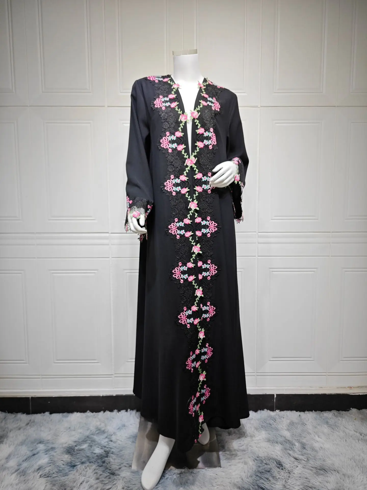 黒刺繍入り着物ジャラビーヤアバヤドバイカフタン女性用ムスリム - Embroidery Kebaya のレビューと価格